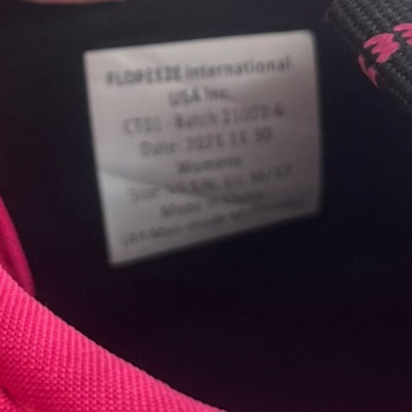 FlopEze Sandals Womens Size 5/6 Black Pink Light Active Waterproof Summer - Picture 8 of 8